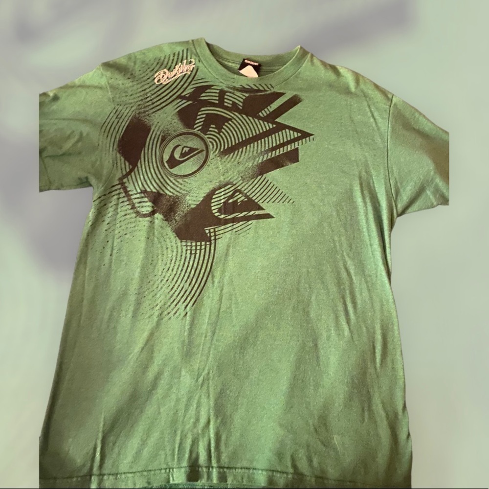 𝅺quiksilver boys shirt